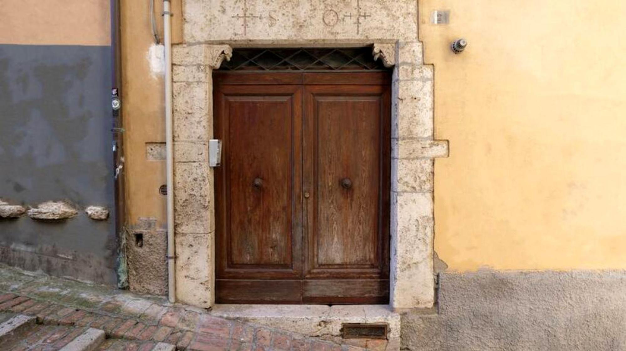 City Center “ Arco Dei Gigli “ Перуджа Екстериор снимка
